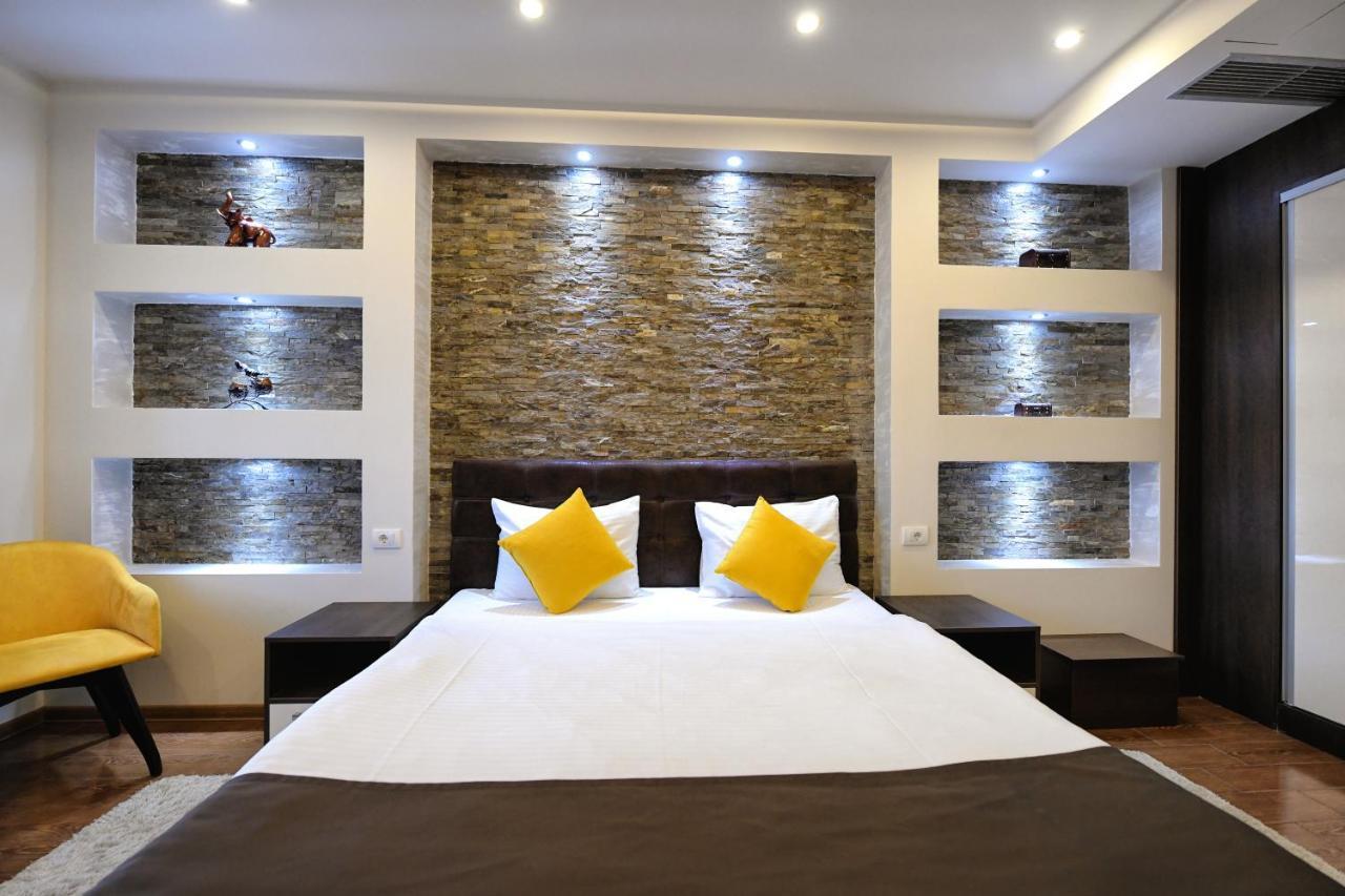 Garnet Hotel & Event Centar Ruma Extérieur photo