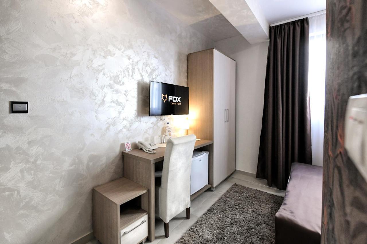 Garnet Hotel & Event Centar Ruma Extérieur photo