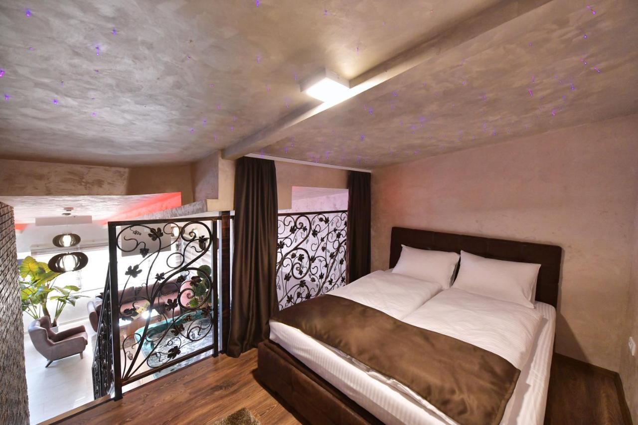 Garnet Hotel & Event Centar Ruma Extérieur photo