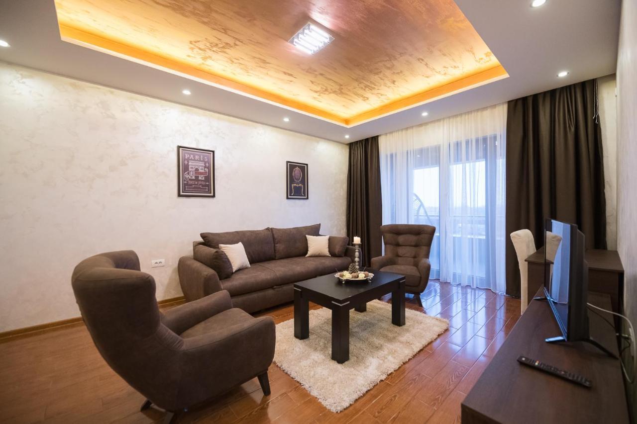 Garnet Hotel & Event Centar Ruma Extérieur photo