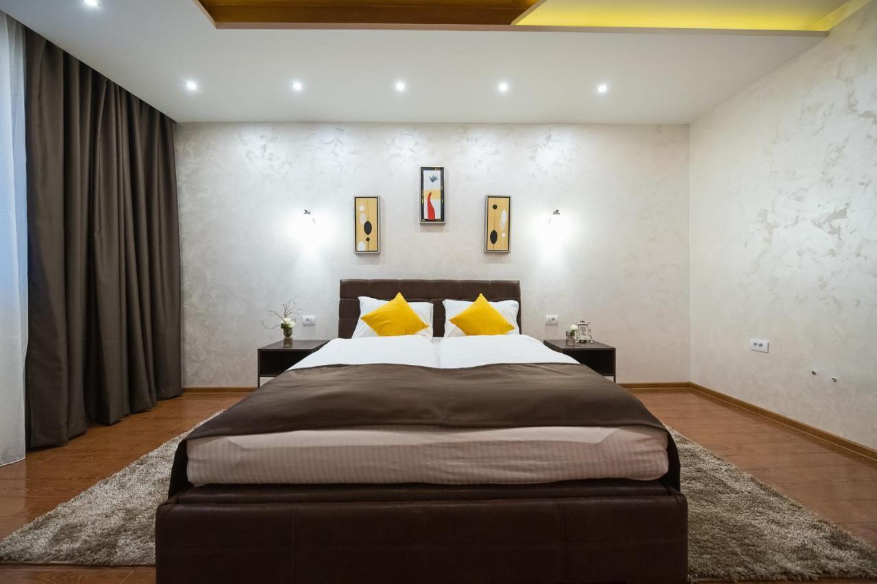 Garnet Hotel & Event Centar Ruma Extérieur photo